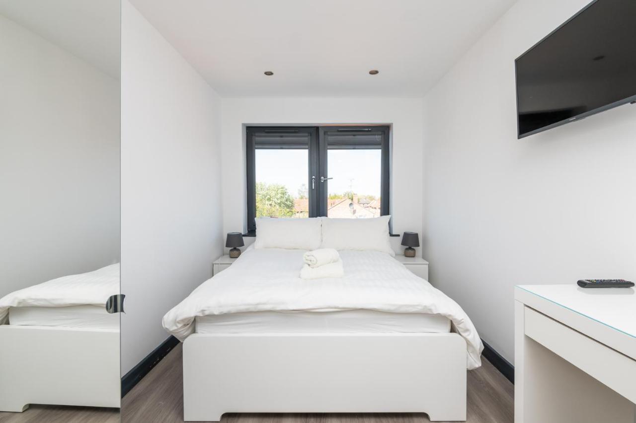 Modern Duplex Apt With 75 Inch Tv I Pass The Keys ยอร์ค ภายนอก รูปภาพ