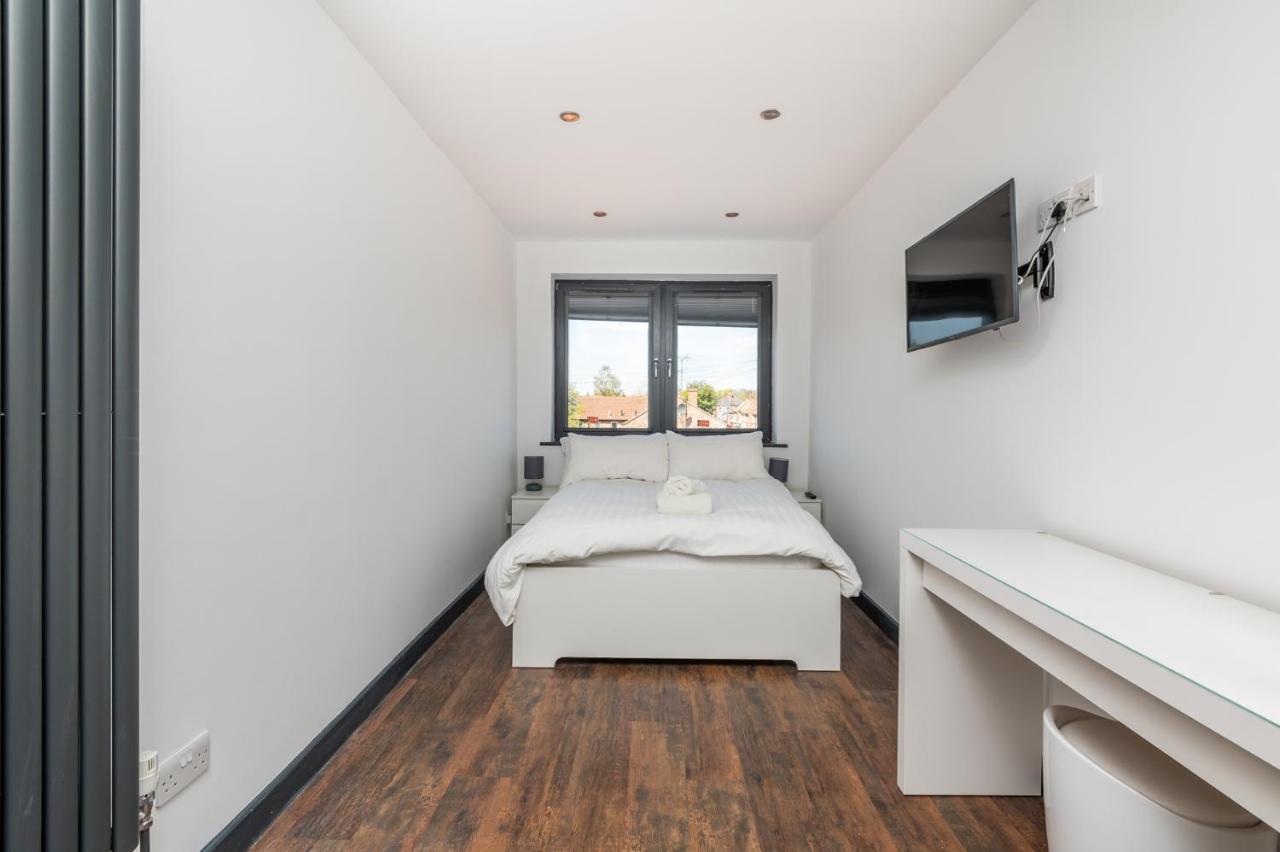 Modern Duplex Apt With 75 Inch Tv I Pass The Keys ยอร์ค ภายนอก รูปภาพ